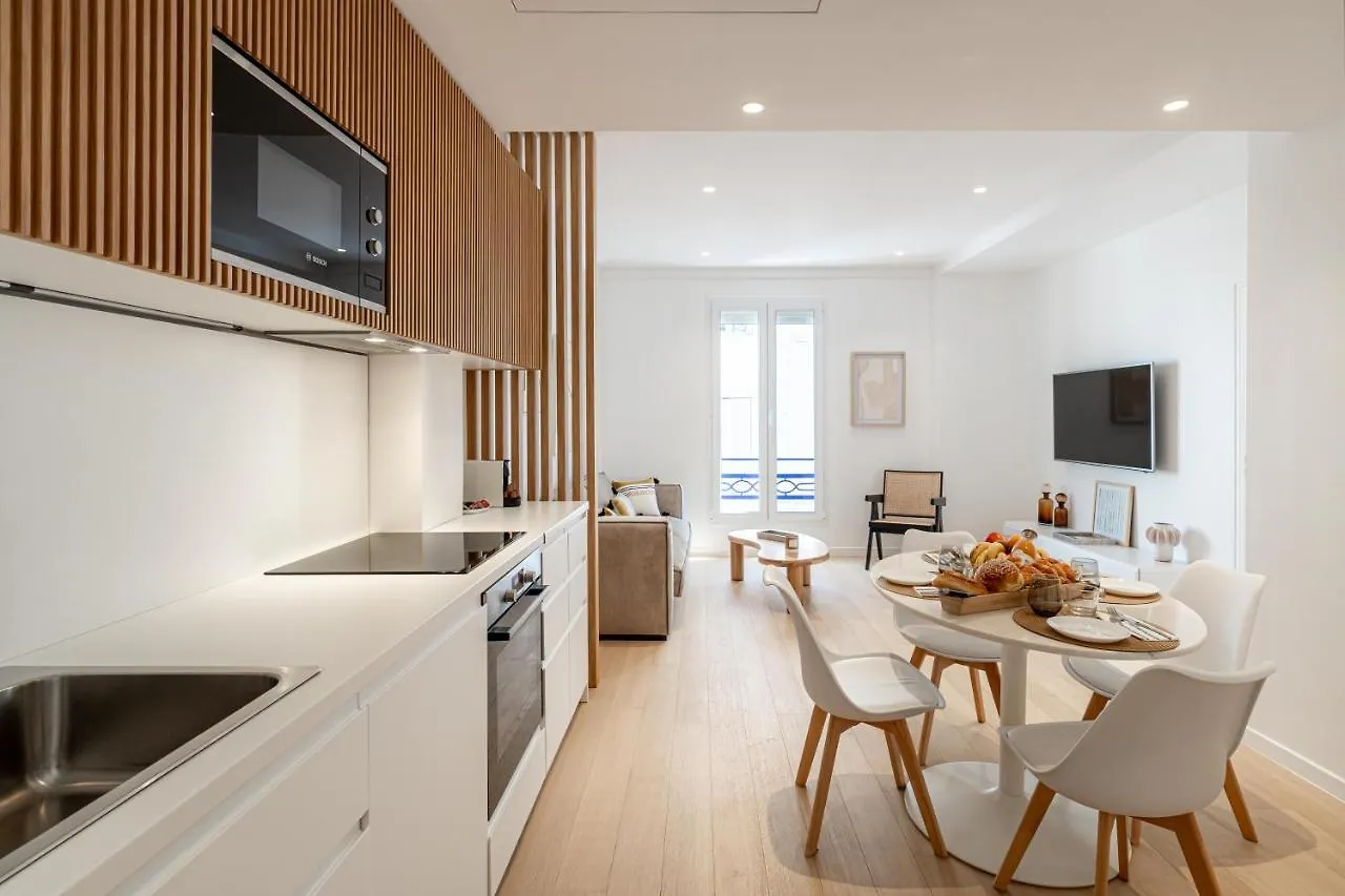Two Bedroom Flat Steps Away From Croisette Cannes