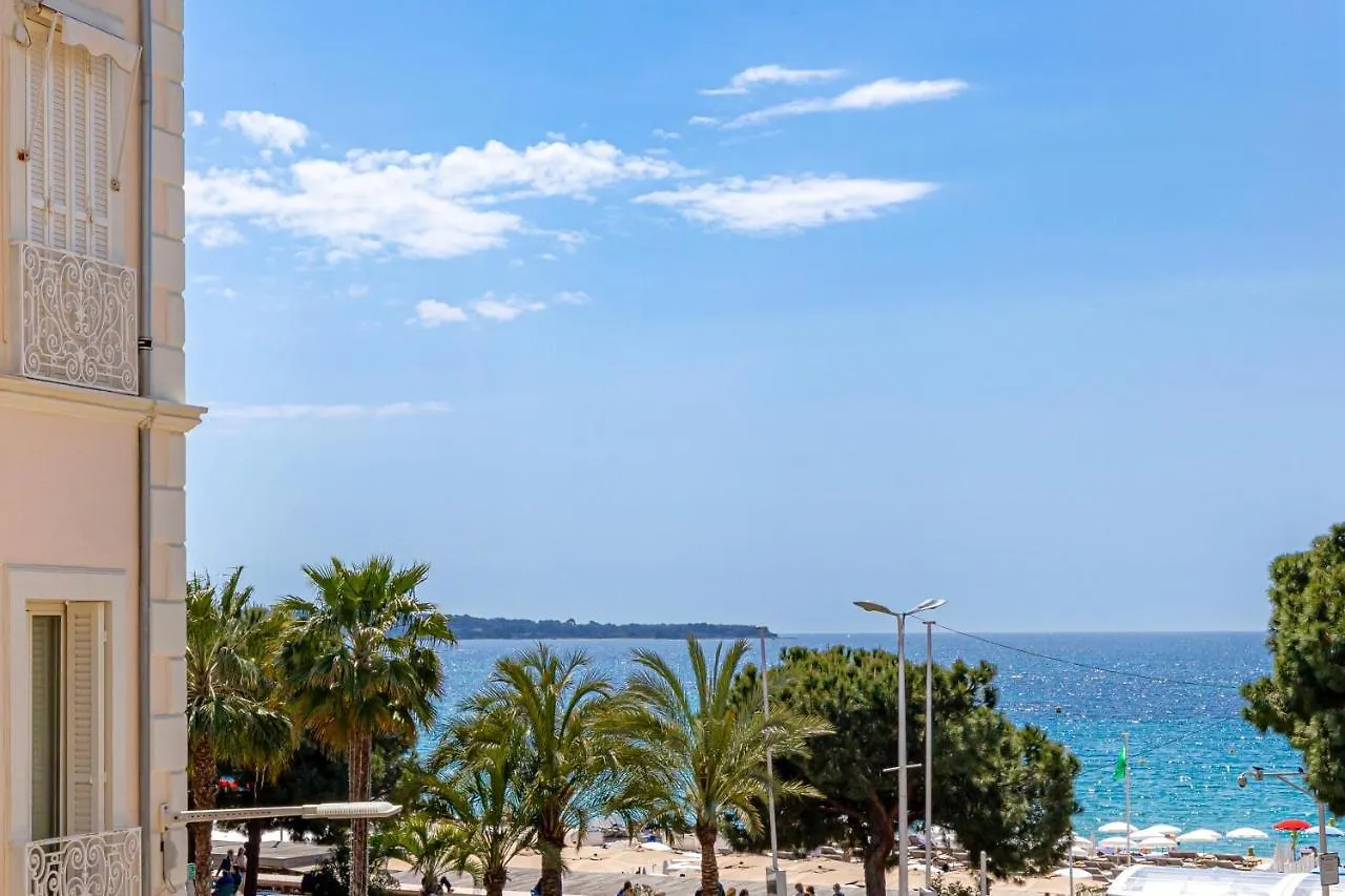 Two Bedroom Flat Steps Away From Croisette Cannes France