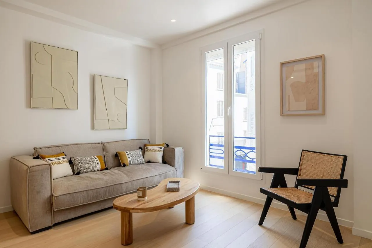Appartement Two Bedroom Flat Steps Away From Croisette Cannes