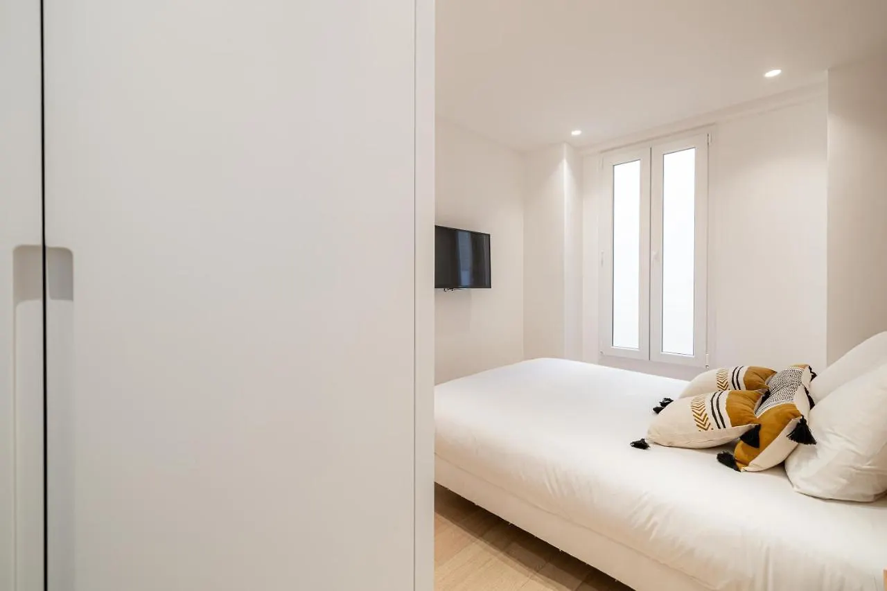 Appartement Two Bedroom Flat Steps Away From Croisette Cannes